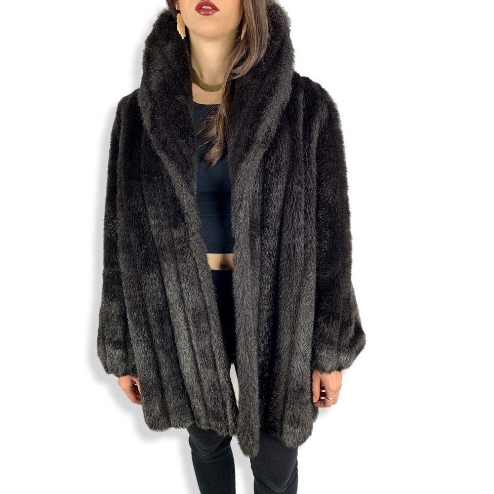 1960’s style faux fur coat with extra large collar